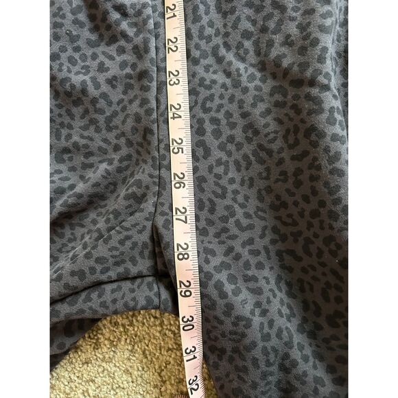 Fabletics Forever Fleece Hooded Jumpsuit X-Large Gray Leopard Orchid New $99 - Picture 10 of 11